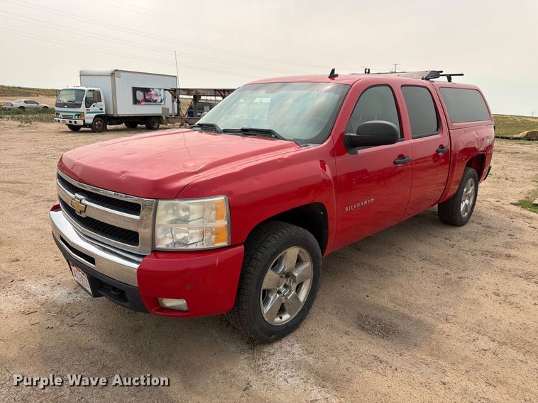 image for item EW2148 2011 Chevrolet Silverado 1500 LTZ Crew Cab pickup truck