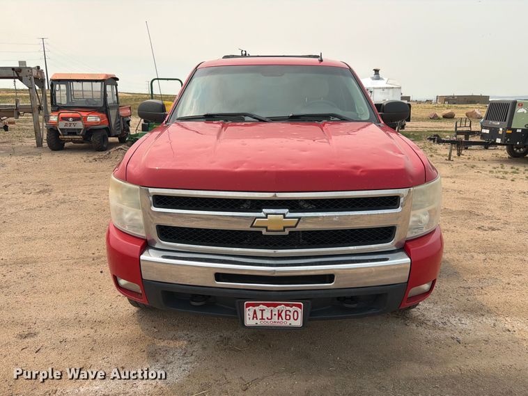 image for item EW2148 2011 Chevrolet Silverado 1500 LTZ Crew Cab pickup truck
