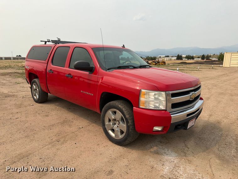 image for item EW2148 2011 Chevrolet Silverado 1500 LTZ Crew Cab pickup truck