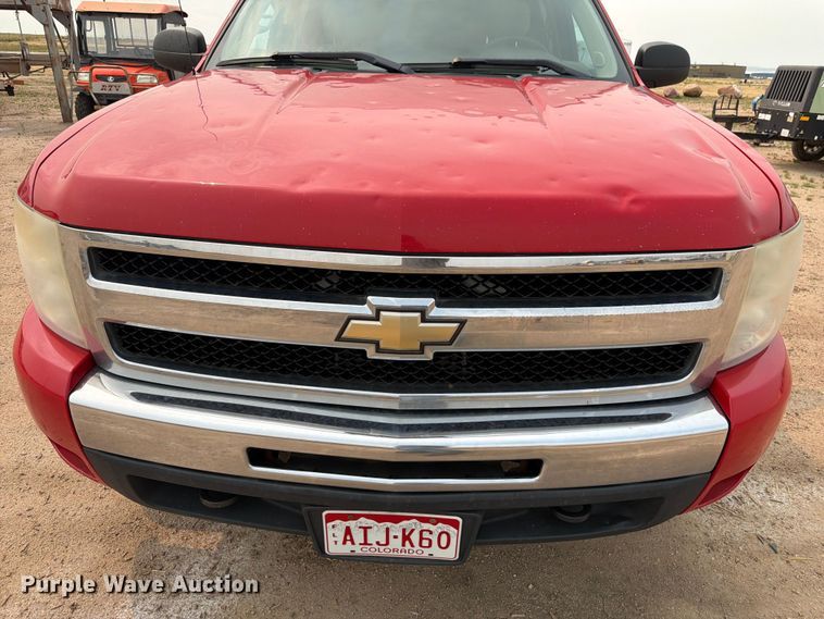 image for item EW2148 2011 Chevrolet Silverado 1500 LTZ Crew Cab pickup truck