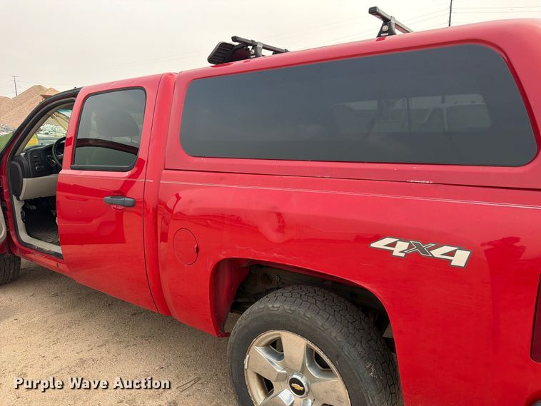 image for item EW2148 2011 Chevrolet Silverado 1500 LTZ Crew Cab pickup truck