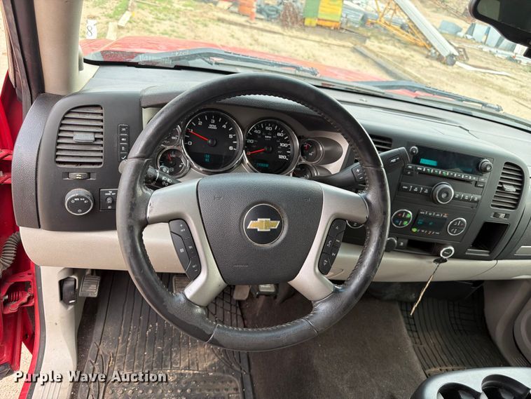 image for item EW2148 2011 Chevrolet Silverado 1500 LTZ Crew Cab pickup truck