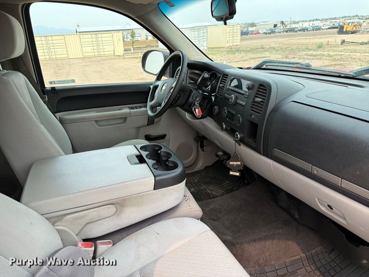 image for item EW2148 2011 Chevrolet Silverado 1500 LTZ Crew Cab pickup truck