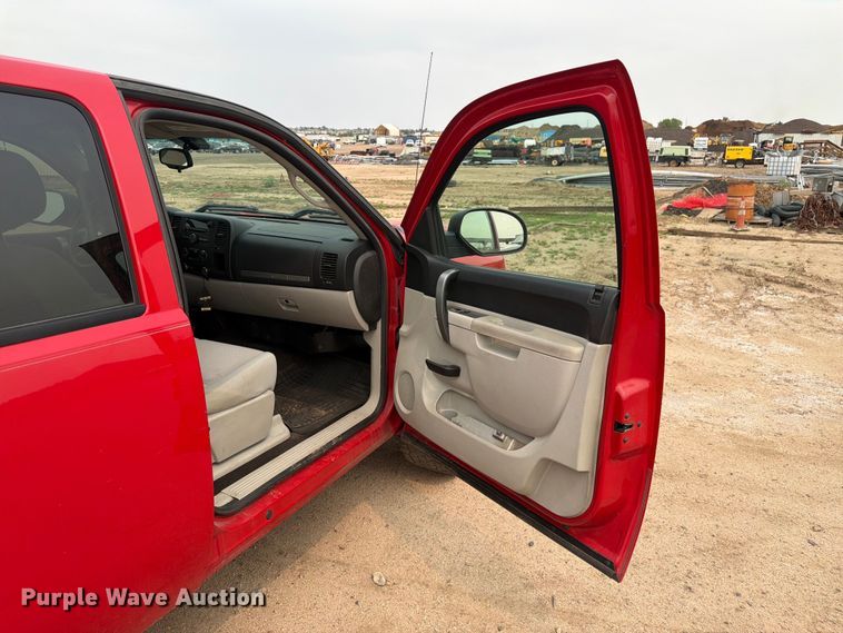 image for item EW2148 2011 Chevrolet Silverado 1500 LTZ Crew Cab pickup truck