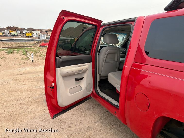 image for item EW2148 2011 Chevrolet Silverado 1500 LTZ Crew Cab pickup truck