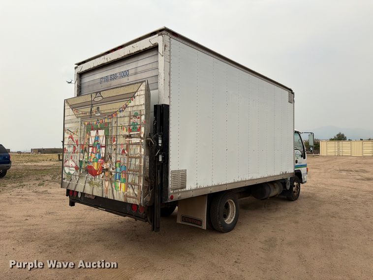 image for item EW2156 2000 Chevrolet  W3500 box truck