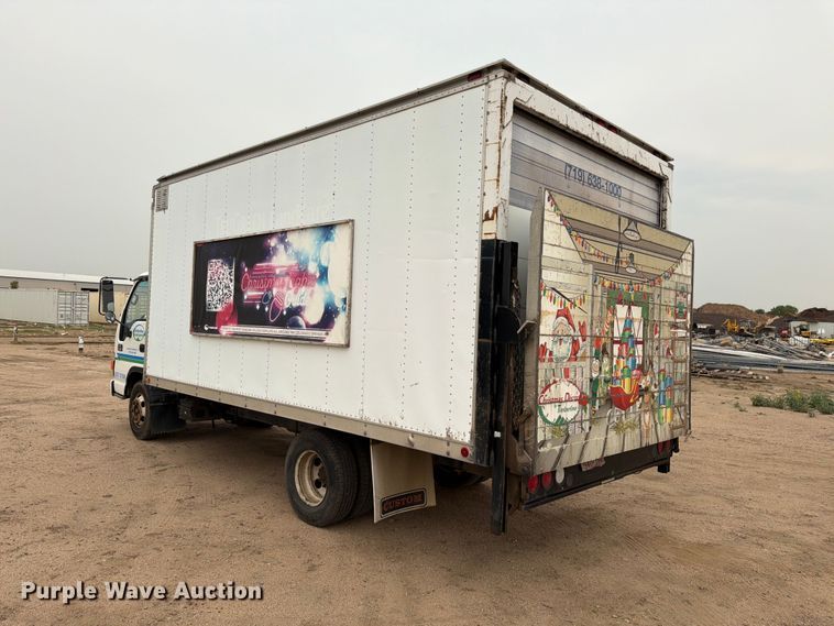 image for item EW2156 2000 Chevrolet  W3500 box truck