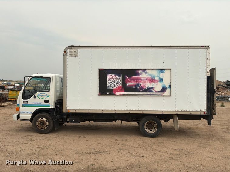 image for item EW2156 2000 Chevrolet  W3500 box truck