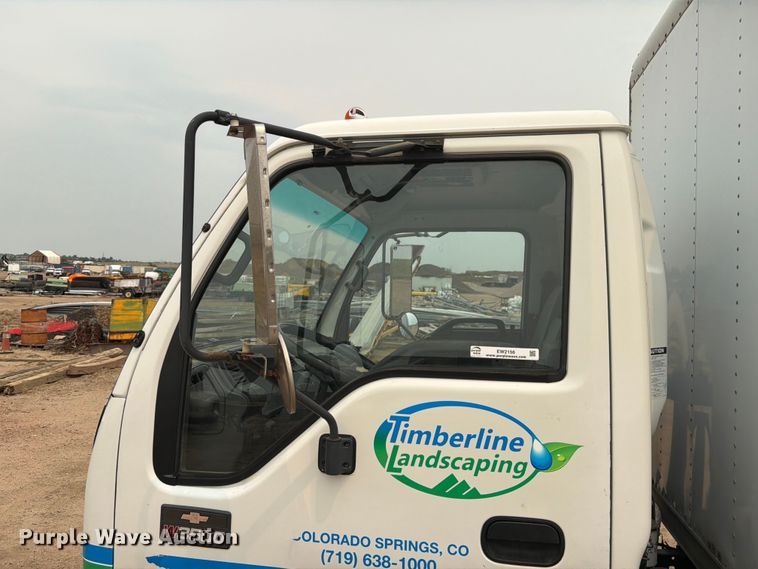 image for item EW2156 2000 Chevrolet  W3500 box truck