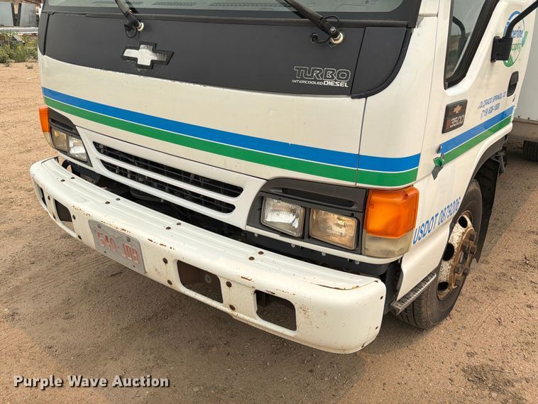 image for item EW2156 2000 Chevrolet  W3500 box truck