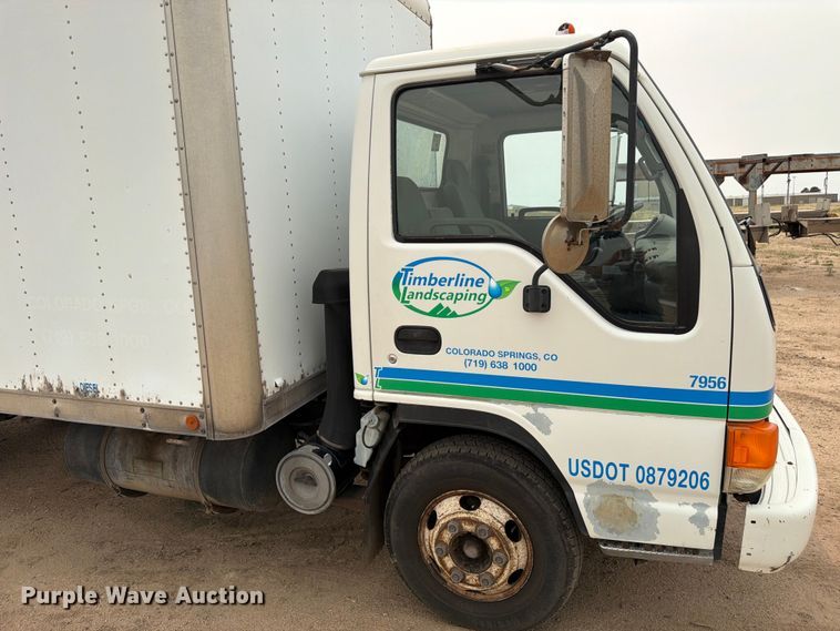 image for item EW2156 2000 Chevrolet  W3500 box truck