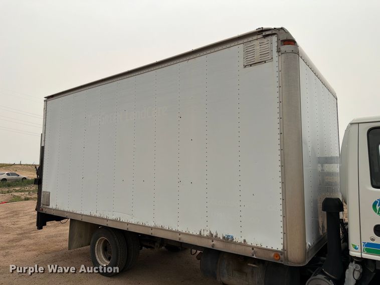 image for item EW2156 2000 Chevrolet  W3500 box truck
