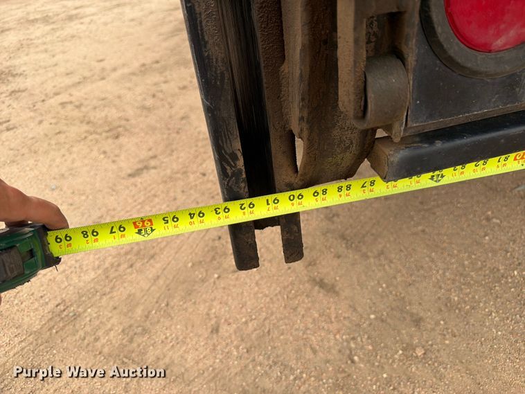 image for item EW2156 2000 Chevrolet  W3500 box truck
