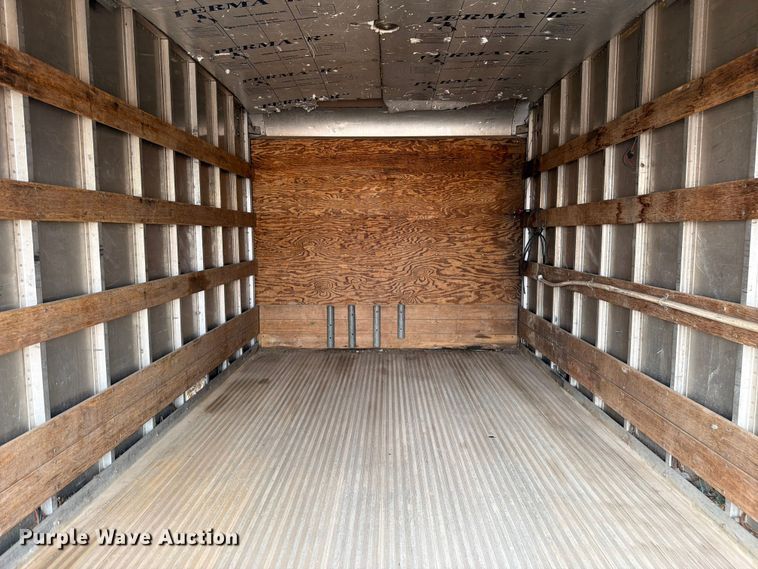 image for item EW2156 2000 Chevrolet  W3500 box truck