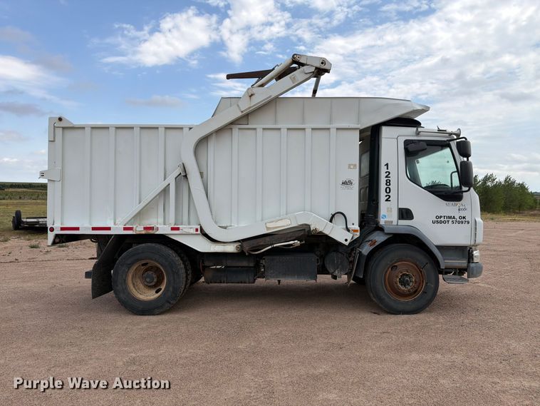 image for item EW2179 2013 Kenworth K370 refuse truck