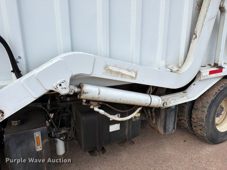 image for item EW2179 2013 Kenworth K370 refuse truck
