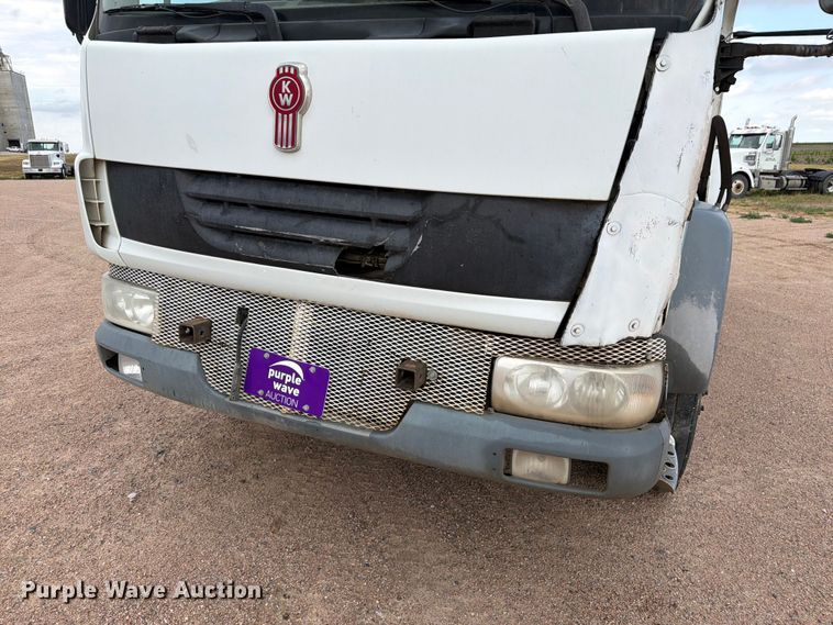 image for item EW2179 2013 Kenworth K370 refuse truck