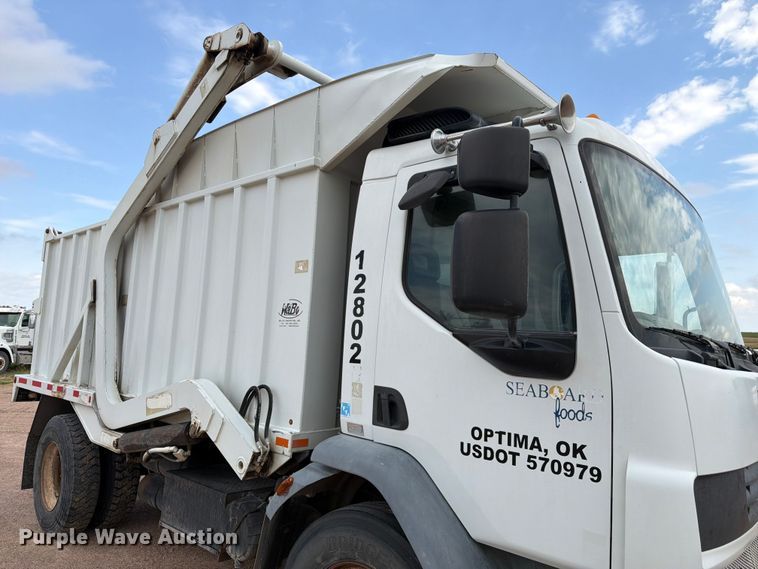 image for item EW2179 2013 Kenworth K370 refuse truck