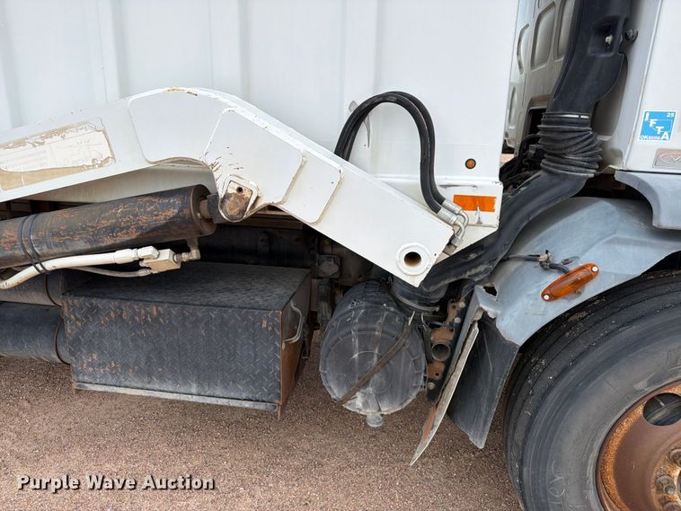 image for item EW2179 2013 Kenworth K370 refuse truck