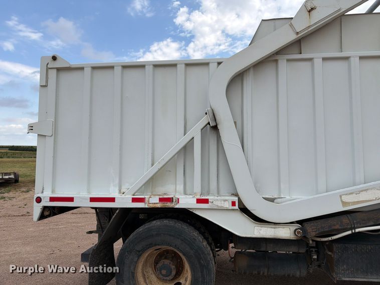 image for item EW2179 2013 Kenworth K370 refuse truck