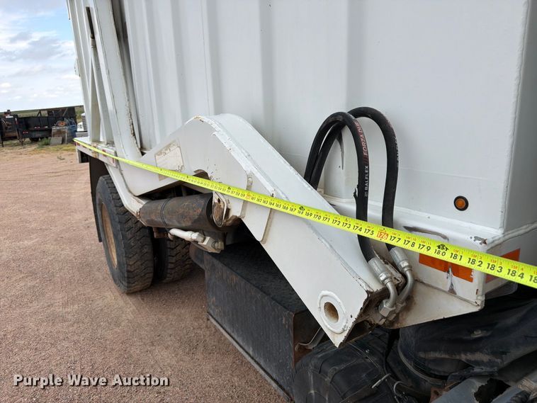 image for item EW2179 2013 Kenworth K370 refuse truck