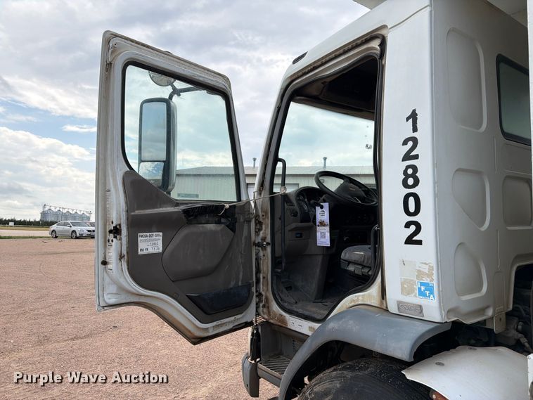 image for item EW2179 2013 Kenworth K370 refuse truck