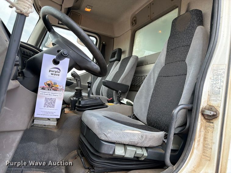 image for item EW2179 2013 Kenworth K370 refuse truck