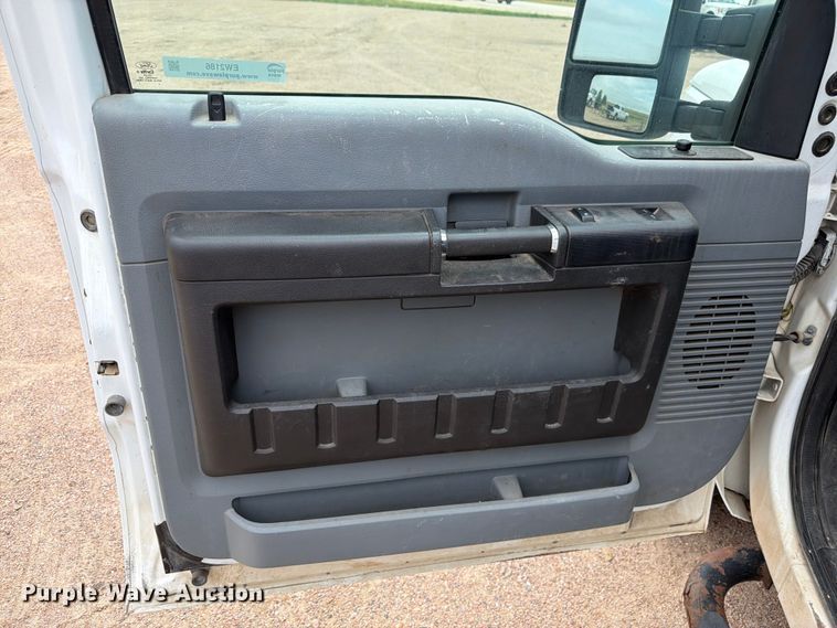 image for item EW2186 2013 Ford F250 Super Duty Ext. Cab pickup truck