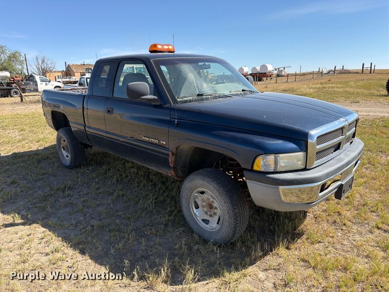 image for item EW2198 2001 Dodge Ram 2500 Ext. Cab pickup truck