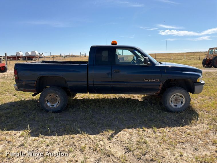 image for item EW2198 2001 Dodge Ram 2500 Ext. Cab pickup truck