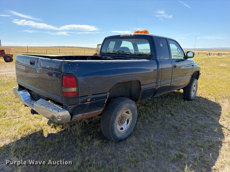 image for item EW2198 2001 Dodge Ram 2500 Ext. Cab pickup truck