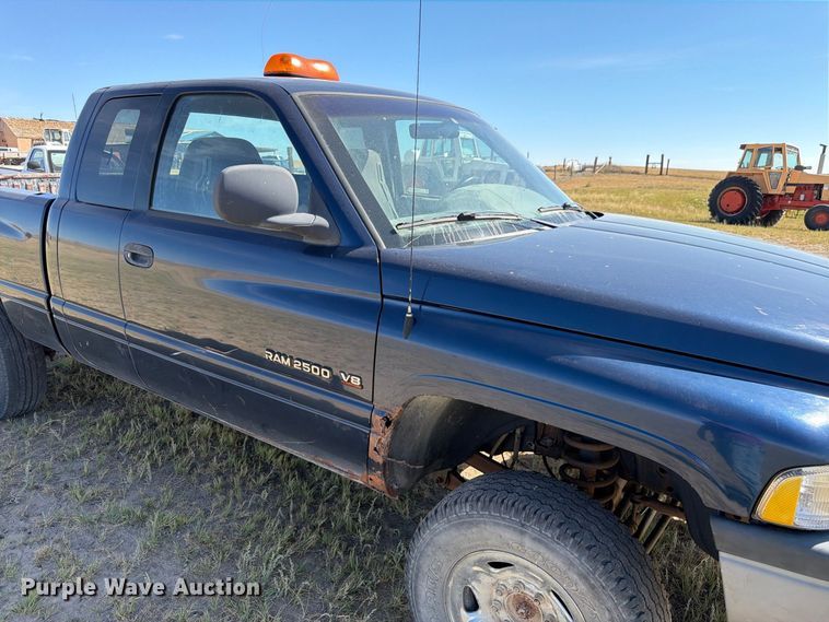 image for item EW2198 2001 Dodge Ram 2500 Ext. Cab pickup truck
