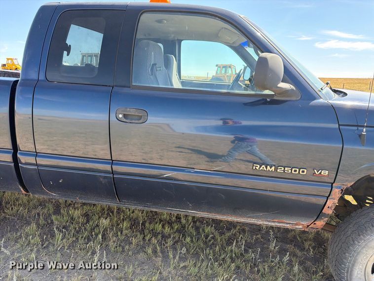 image for item EW2198 2001 Dodge Ram 2500 Ext. Cab pickup truck
