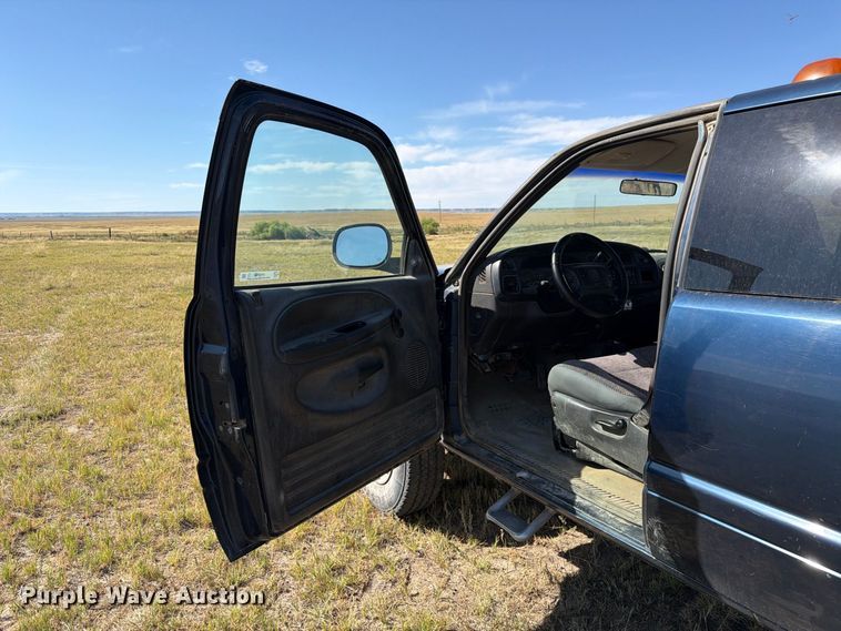 image for item EW2198 2001 Dodge Ram 2500 Ext. Cab pickup truck