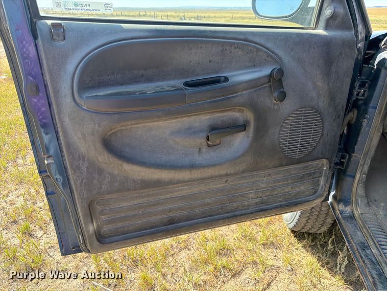image for item EW2198 2001 Dodge Ram 2500 Ext. Cab pickup truck