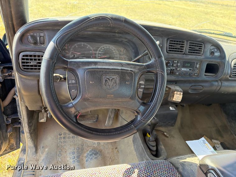 image for item EW2198 2001 Dodge Ram 2500 Ext. Cab pickup truck