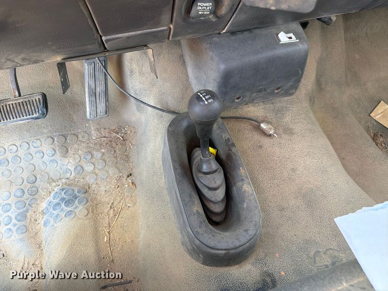 image for item EW2198 2001 Dodge Ram 2500 Ext. Cab pickup truck