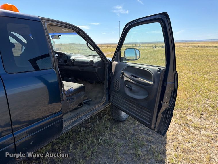 image for item EW2198 2001 Dodge Ram 2500 Ext. Cab pickup truck