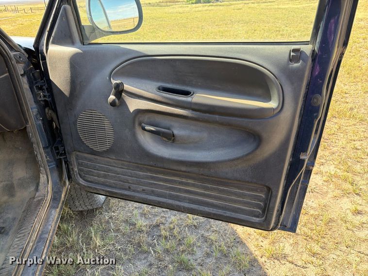 image for item EW2198 2001 Dodge Ram 2500 Ext. Cab pickup truck