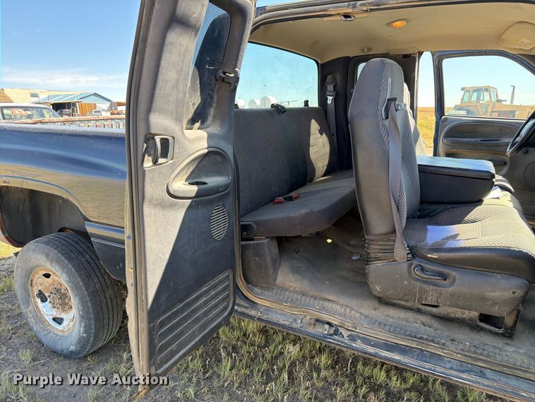 image for item EW2198 2001 Dodge Ram 2500 Ext. Cab pickup truck