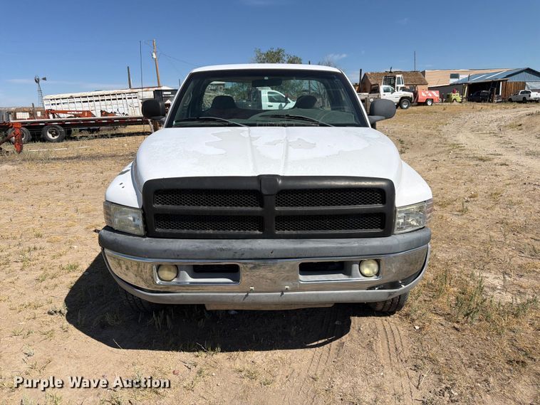 image for item EW2199 2001 Dodge Ram 1500 pickup truck