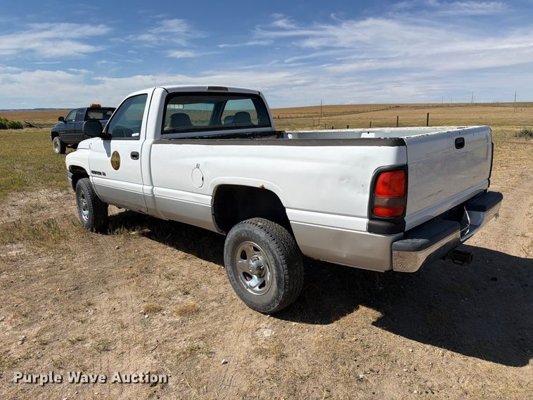 image for item EW2199 2001 Dodge Ram 1500 pickup truck