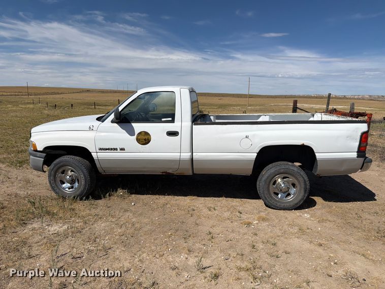 image for item EW2199 2001 Dodge Ram 1500 pickup truck