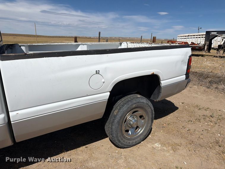 image for item EW2199 2001 Dodge Ram 1500 pickup truck