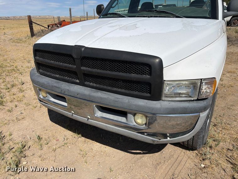 image for item EW2199 2001 Dodge Ram 1500 pickup truck