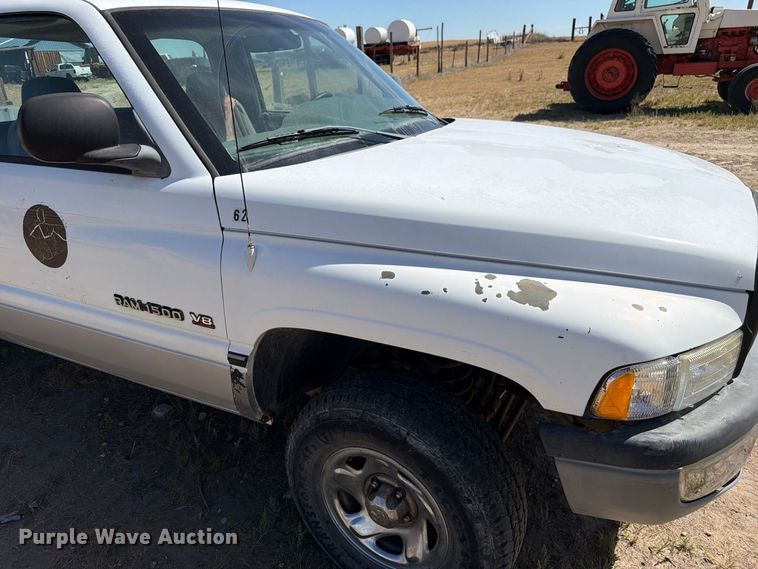 image for item EW2199 2001 Dodge Ram 1500 pickup truck