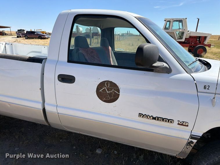 image for item EW2199 2001 Dodge Ram 1500 pickup truck
