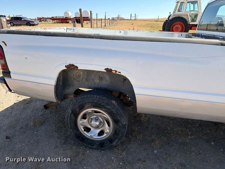 image for item EW2199 2001 Dodge Ram 1500 pickup truck