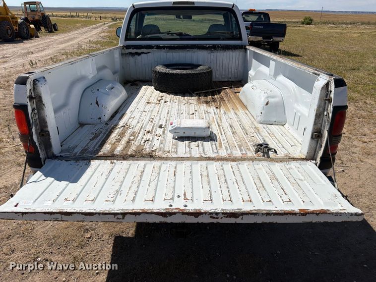 image for item EW2199 2001 Dodge Ram 1500 pickup truck
