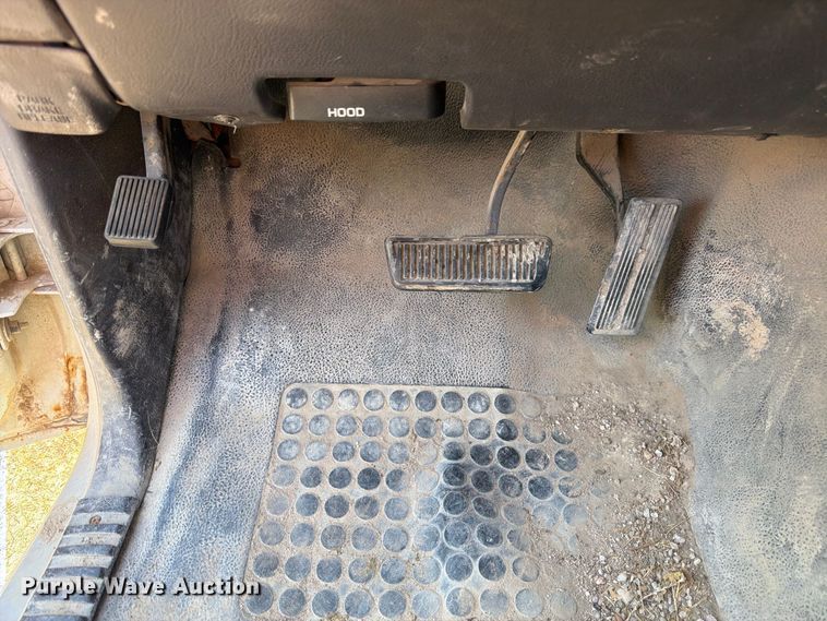 image for item EW2199 2001 Dodge Ram 1500 pickup truck